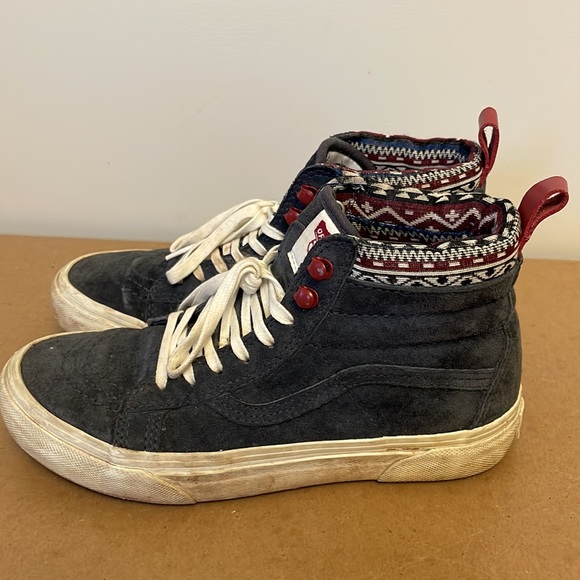 Vans - Picture 2 of 5